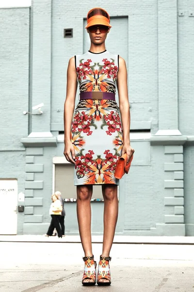 Look 3